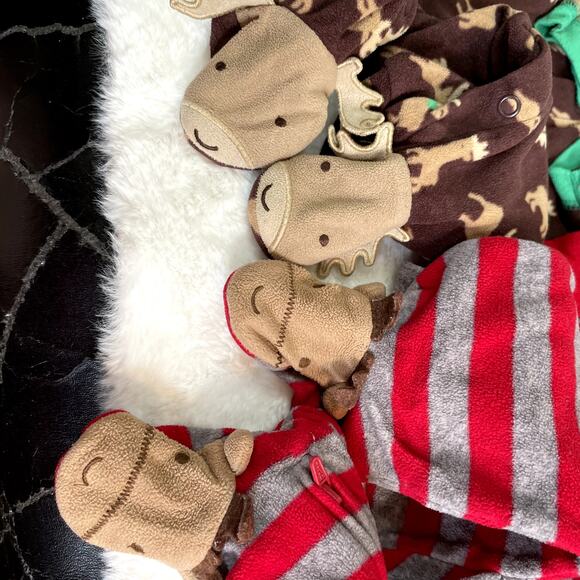 2 Child Of Mine  Carter's 6-9 months one-Piece soft pj outfits reindeer - Picture 3 of 10